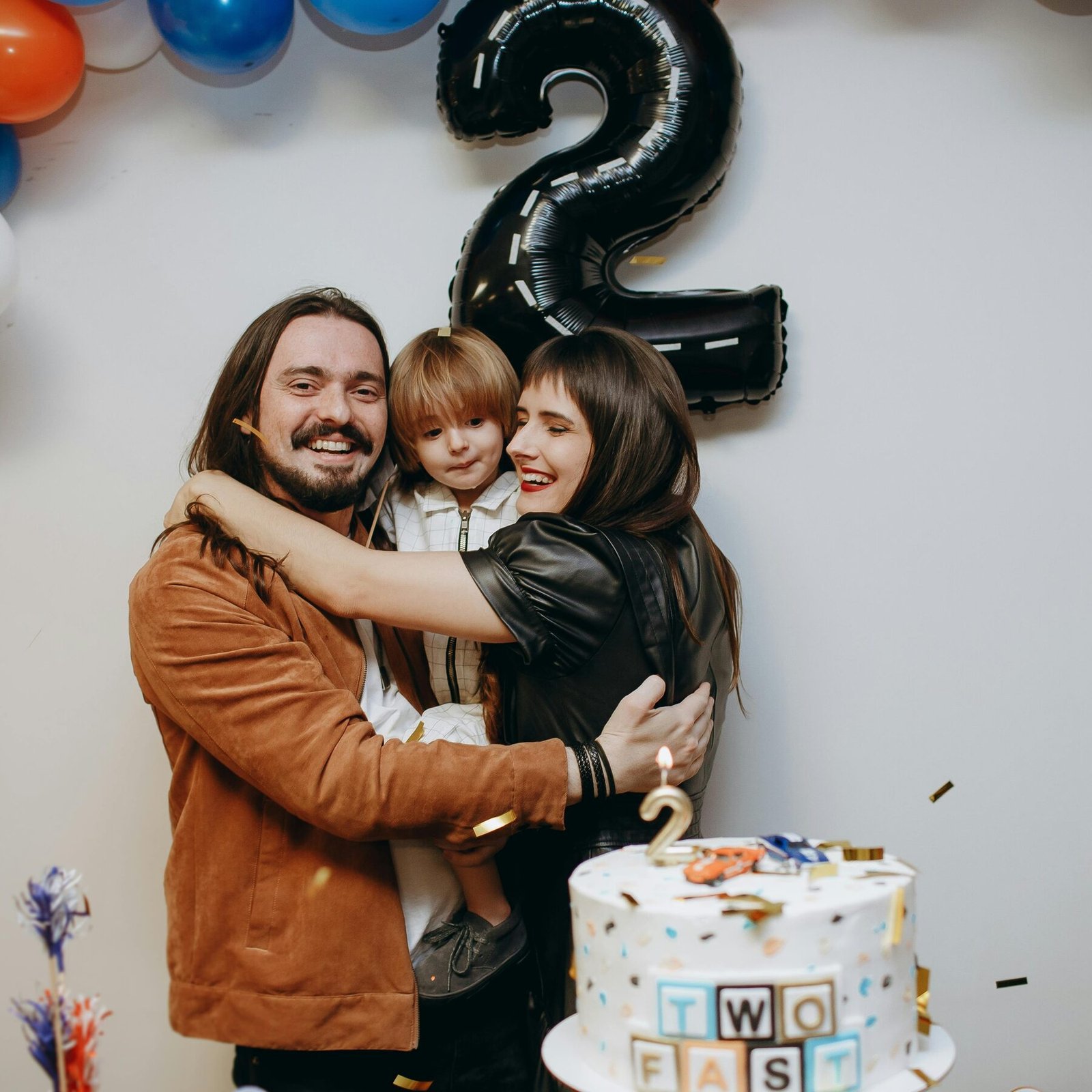 Família celebrando aniversário